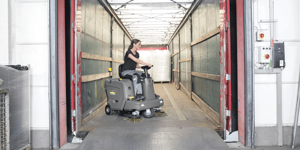 02_DZG_0319_Branchenloesungen_Transport_Logistik_Channelseiten_Modul_D_3000x1500Px_04