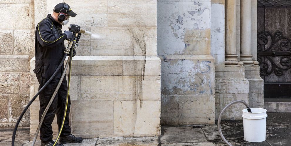 Cleaning listed buildings