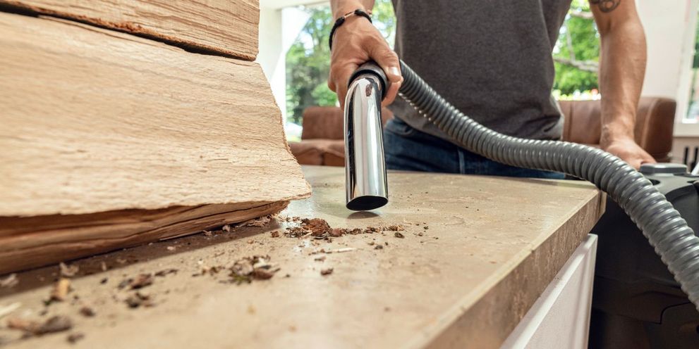 Removing dry dirt with the Kärcher ash and dry vacuum cleaner Removing dry dirt with the Kärcher ash and dry vacuum cleaner