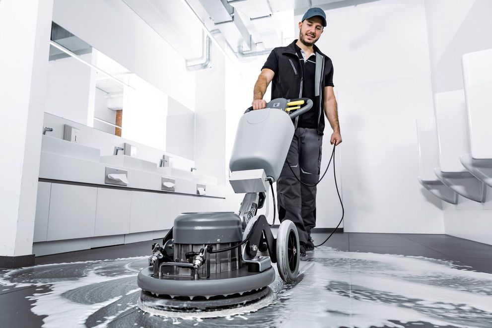 Floor cleaning with single-disc machines