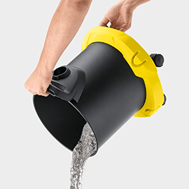 Emptying the ash container ash and dry vacuum cleaner