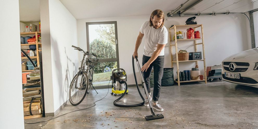 Kärcher: Garage cleaning