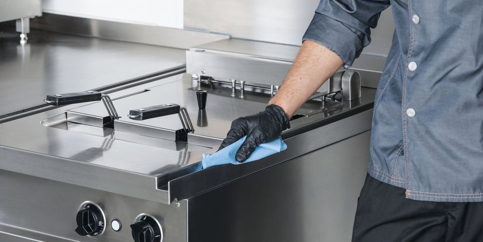 Kitchen_hygiene_disinfection_cleaner_urban_harbour_app_1_CI15_96 dpi (jpg)