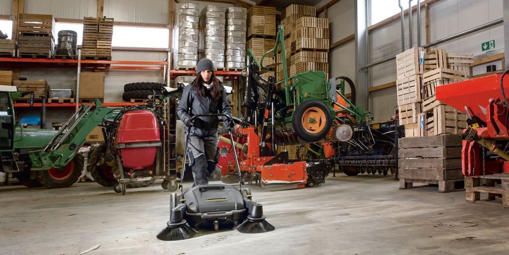 Cleaning agricultural warehouses