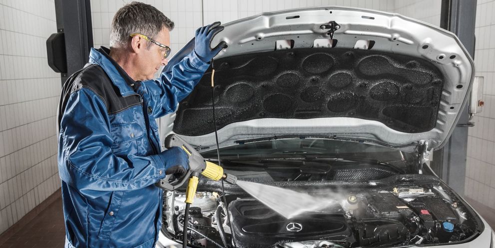 Car workshop wash bay
