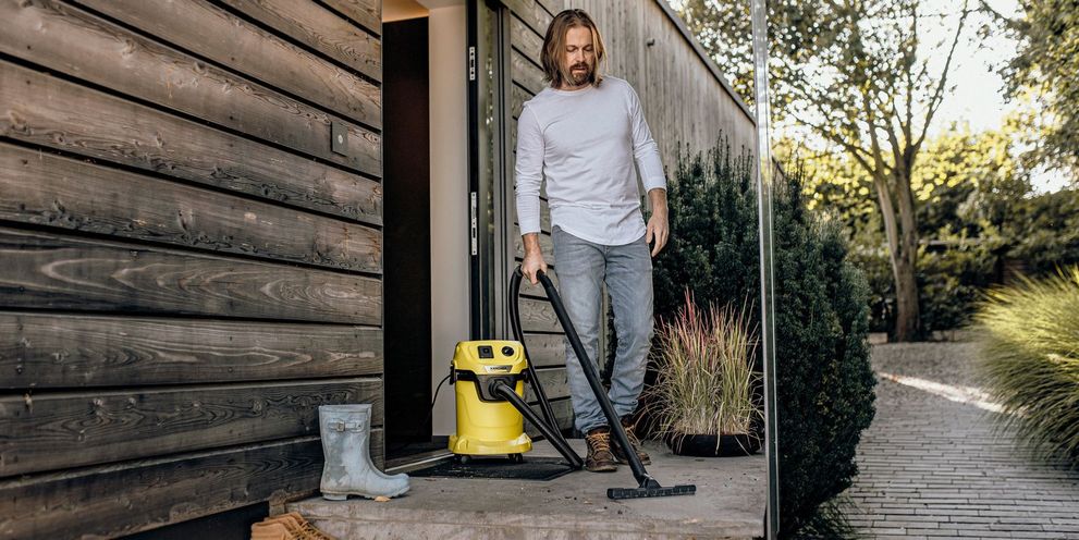 Wet and dry vacuum cleaners for outside areas