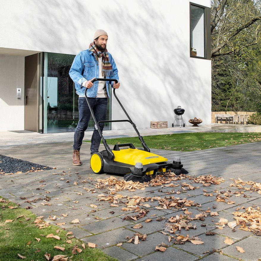 High cleaning quality push sweeper
