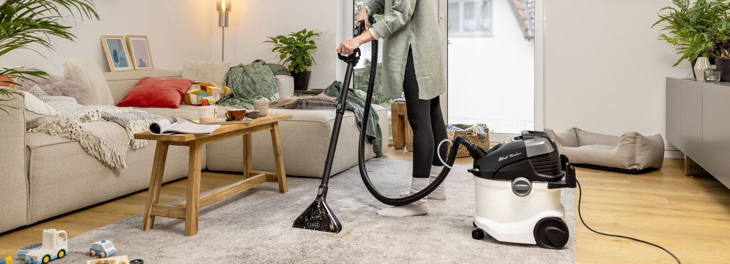 Fibre-deep cleaning with the Kärcher spray extraction cleaner