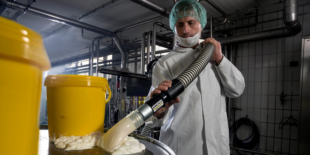 Industrial vaccum in food industry