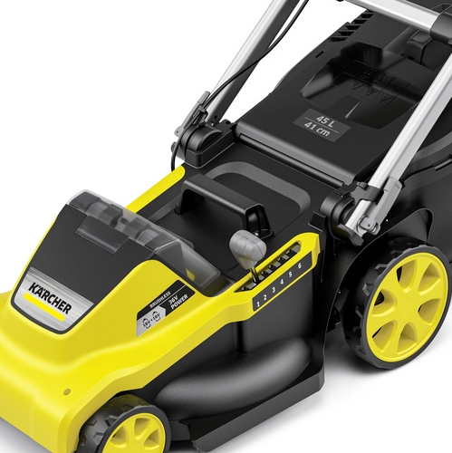 Lawn mower with integrated carrying handle