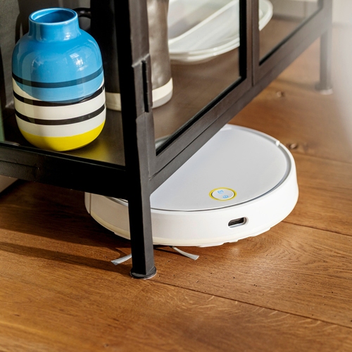 Robot Vacuum communicating situation via voice and signal