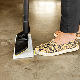 Steam Cleaner cloth can be removed via foot strap without touching it