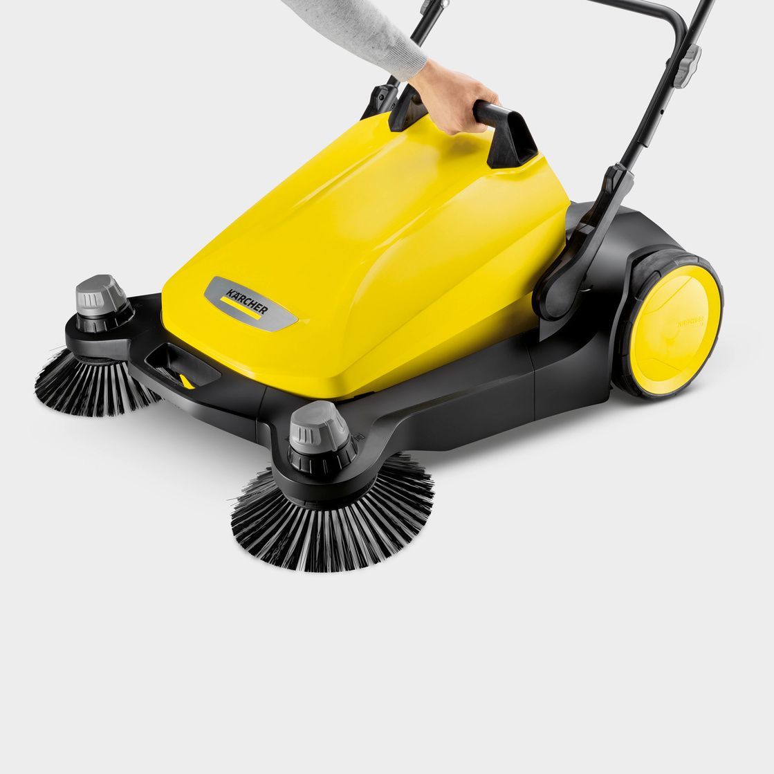 Easy disposal push sweeper