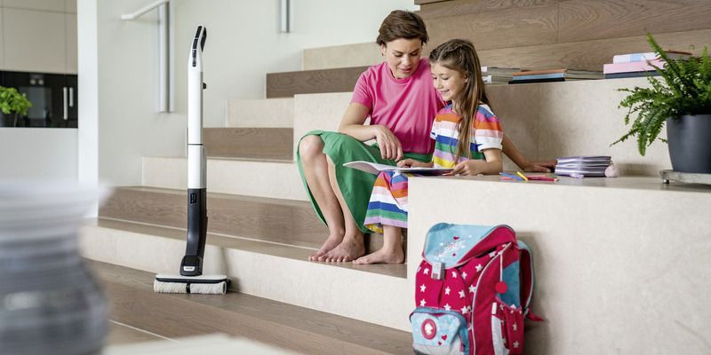 Standalone floor cleaner