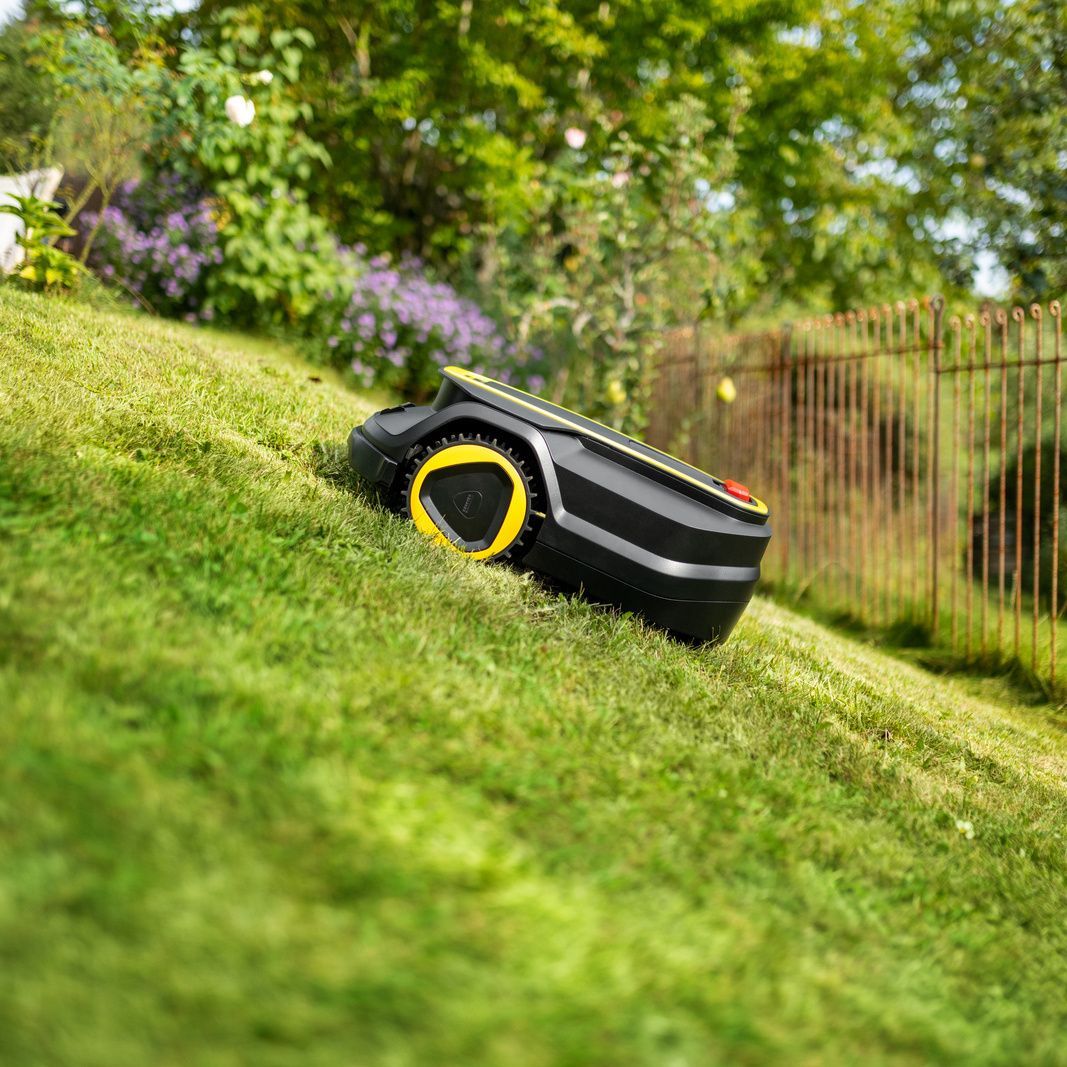 Kärcher robotic lawn mowers tackle the incline Kärcher robotic lawn mowers tackle the incline