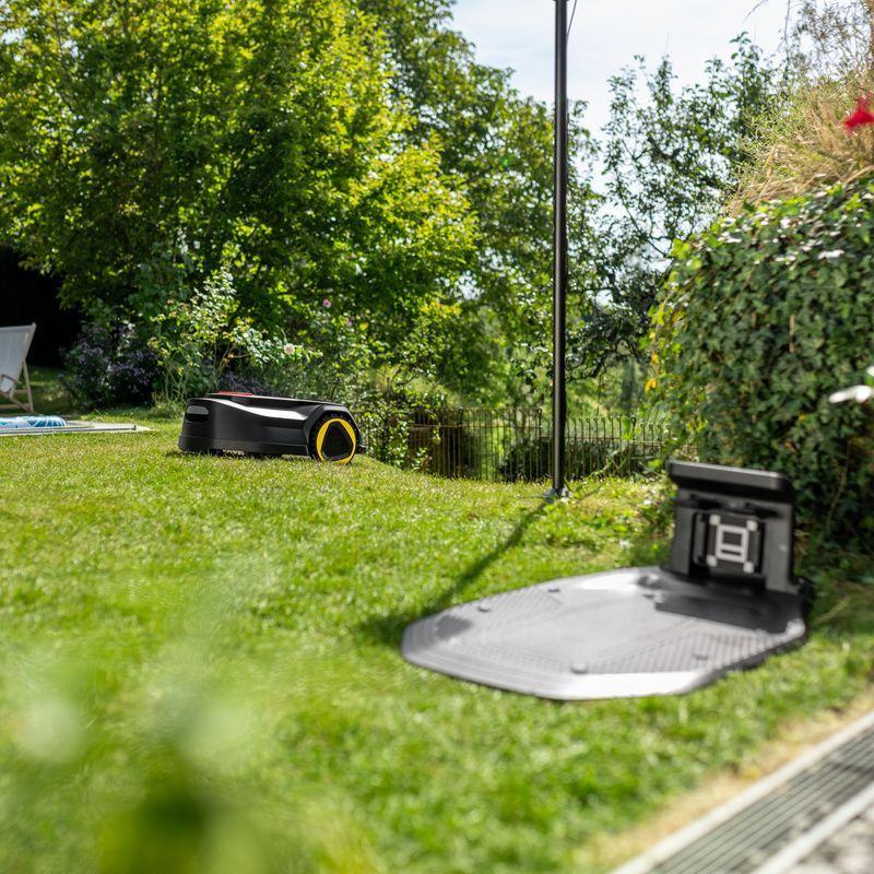 Kärcher robotic lawn mowers with charging station