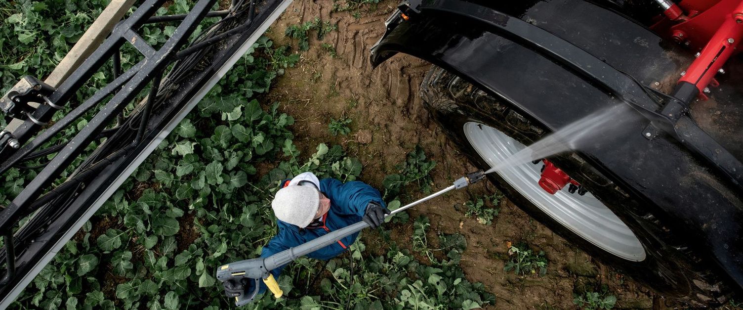 Cleaning in agriculture with a high pressure washer