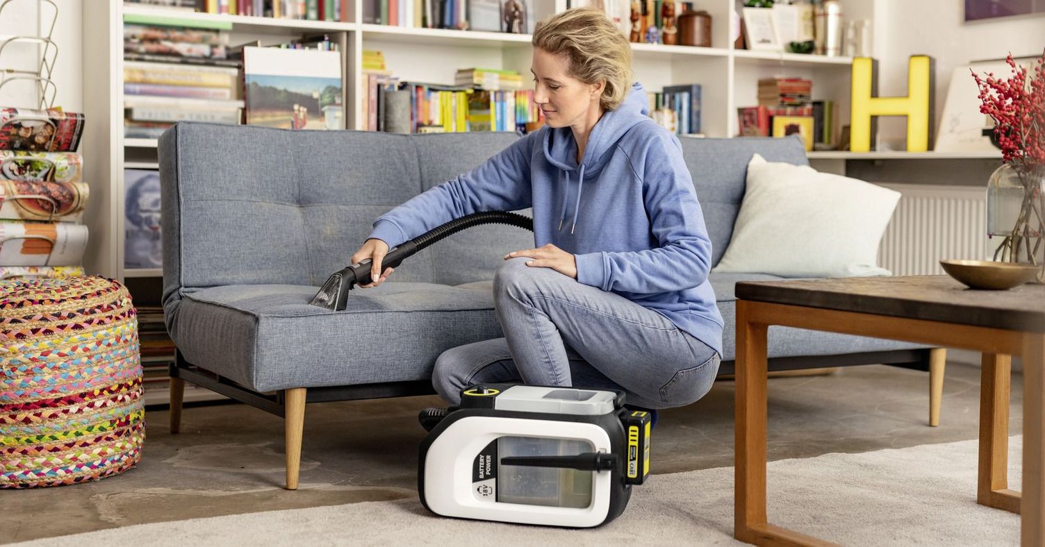 Cleaning upholstery with a spray extraction cleaner Cleaning upholstery with a Kärcher spray extraction cleaner