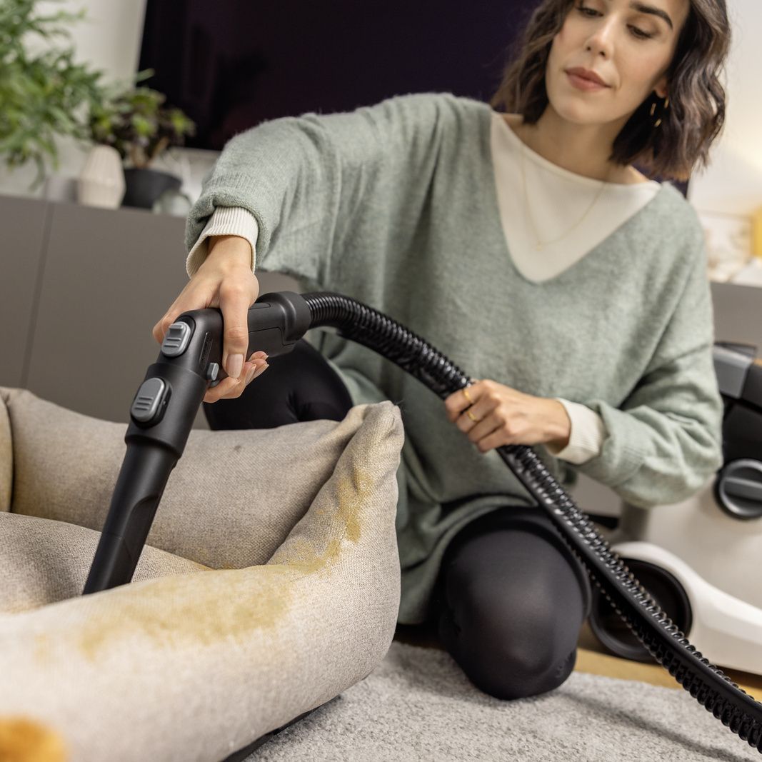 Deep fibre cleaning  Kärcher spray extraction cleaner