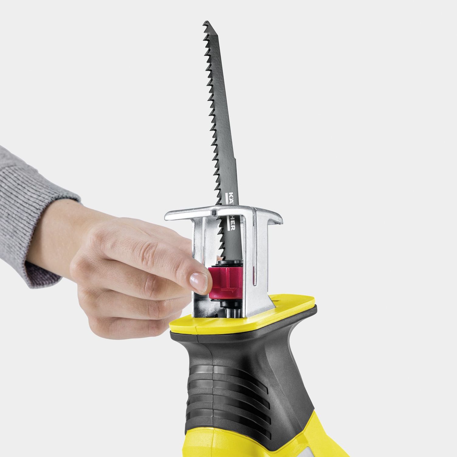 Tool-free saw blade changes