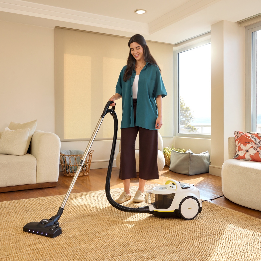 Kärcher Vacuum cleaner with bag cable rewind