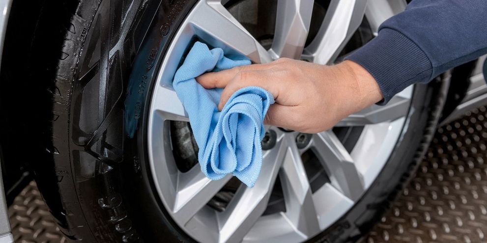 Homemade cleaner is applied to the rim with cloth Rim is cleaned with homemade cleaner and microfibre cloth