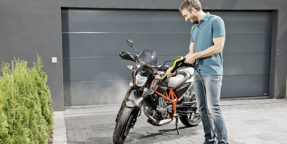 K_4_5_Full_Control_motorbike_app_1_CI15_96 dpi K_4_5_Full_Control_motorbike_app_1_CI15_96 dpi