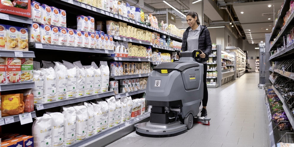 Efficient floor cleaning with walk-behind scrubber dryers