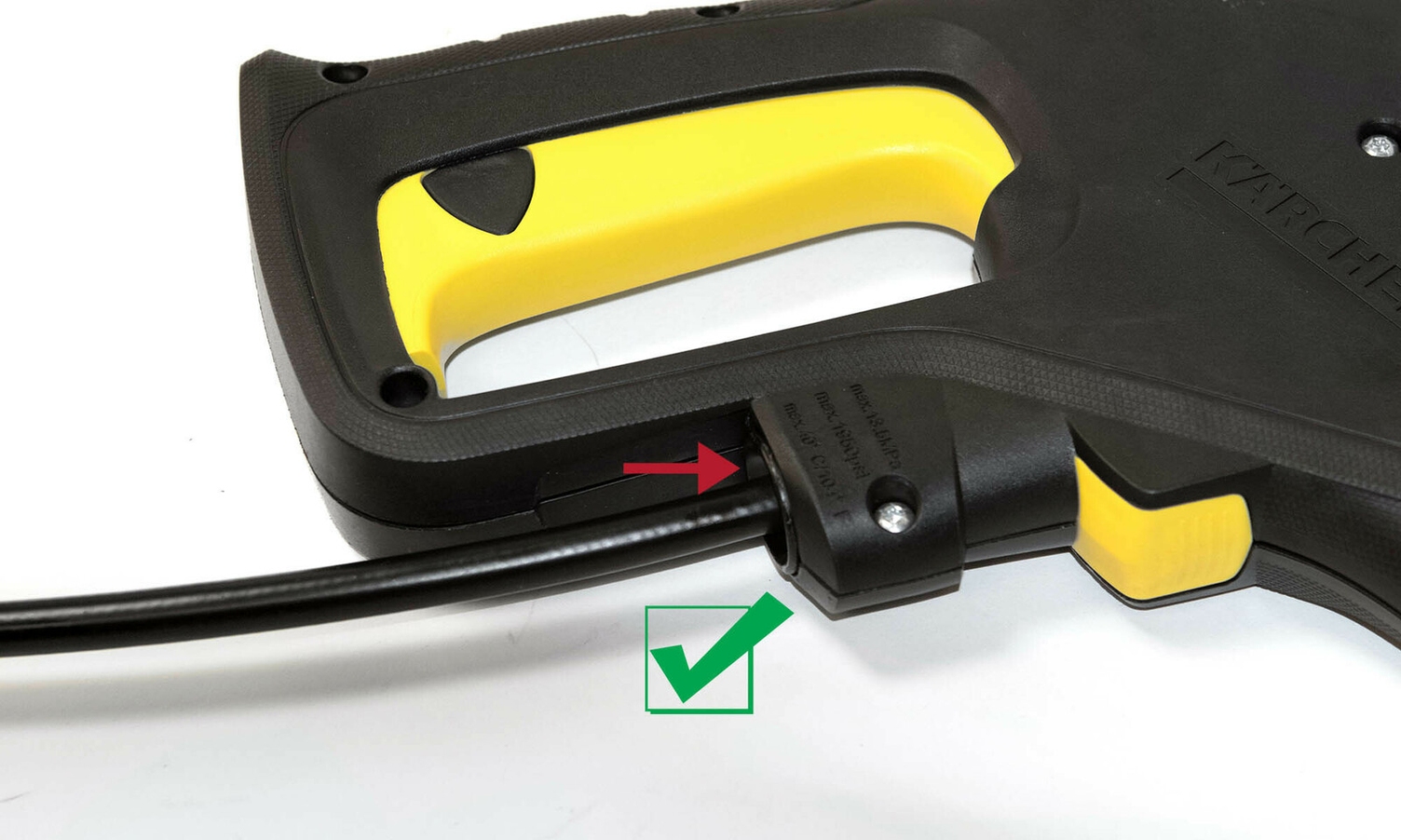 Correctly inserted high pressure hose into power control spray gun Correctly inserted high pressure hose into power control spray gun