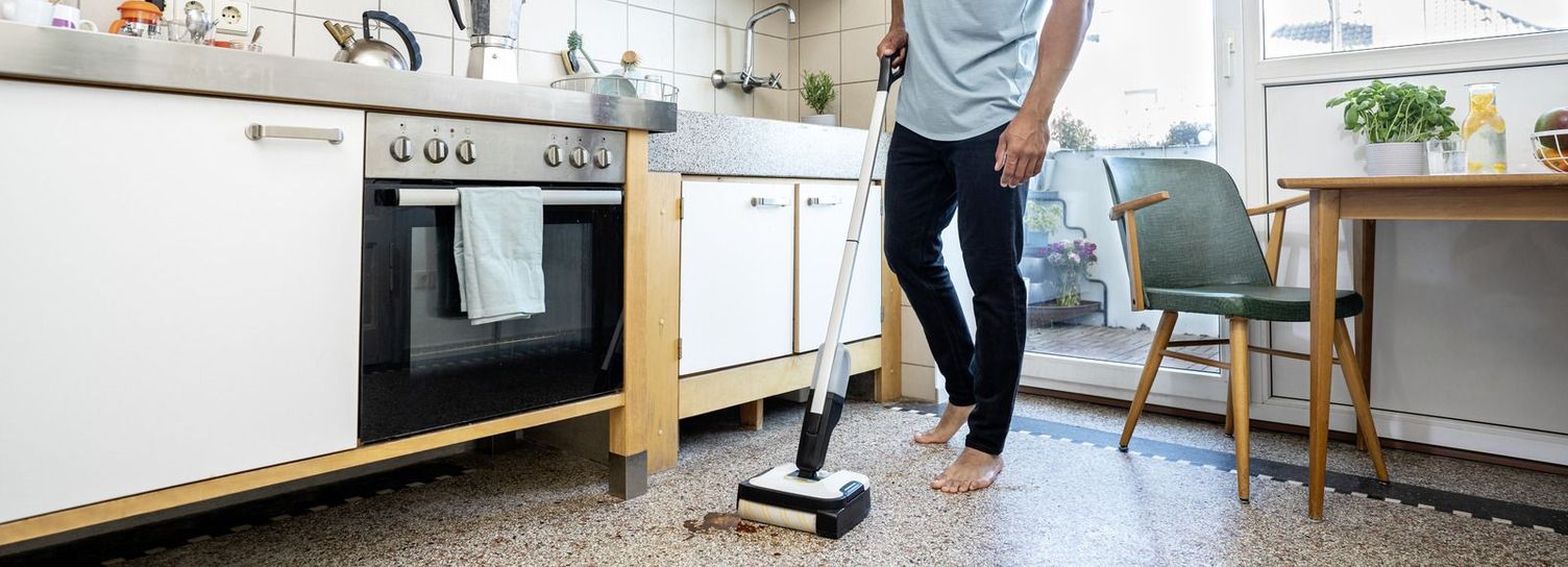 Cleaning more quickly with Kärcher floor cleaners