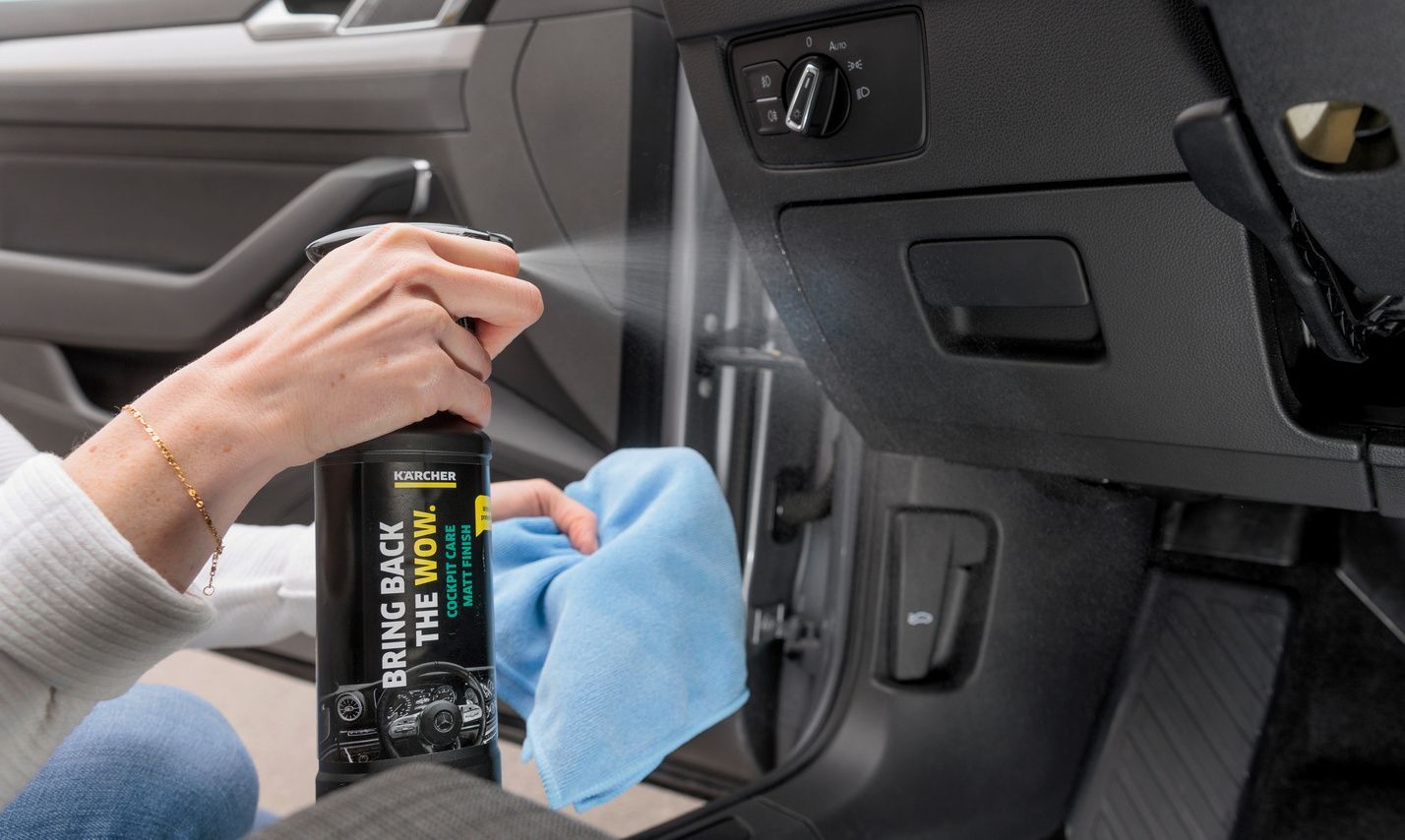 Treat car interior with cockpit care products Car interior is treated with Kärcher Cockpit Care