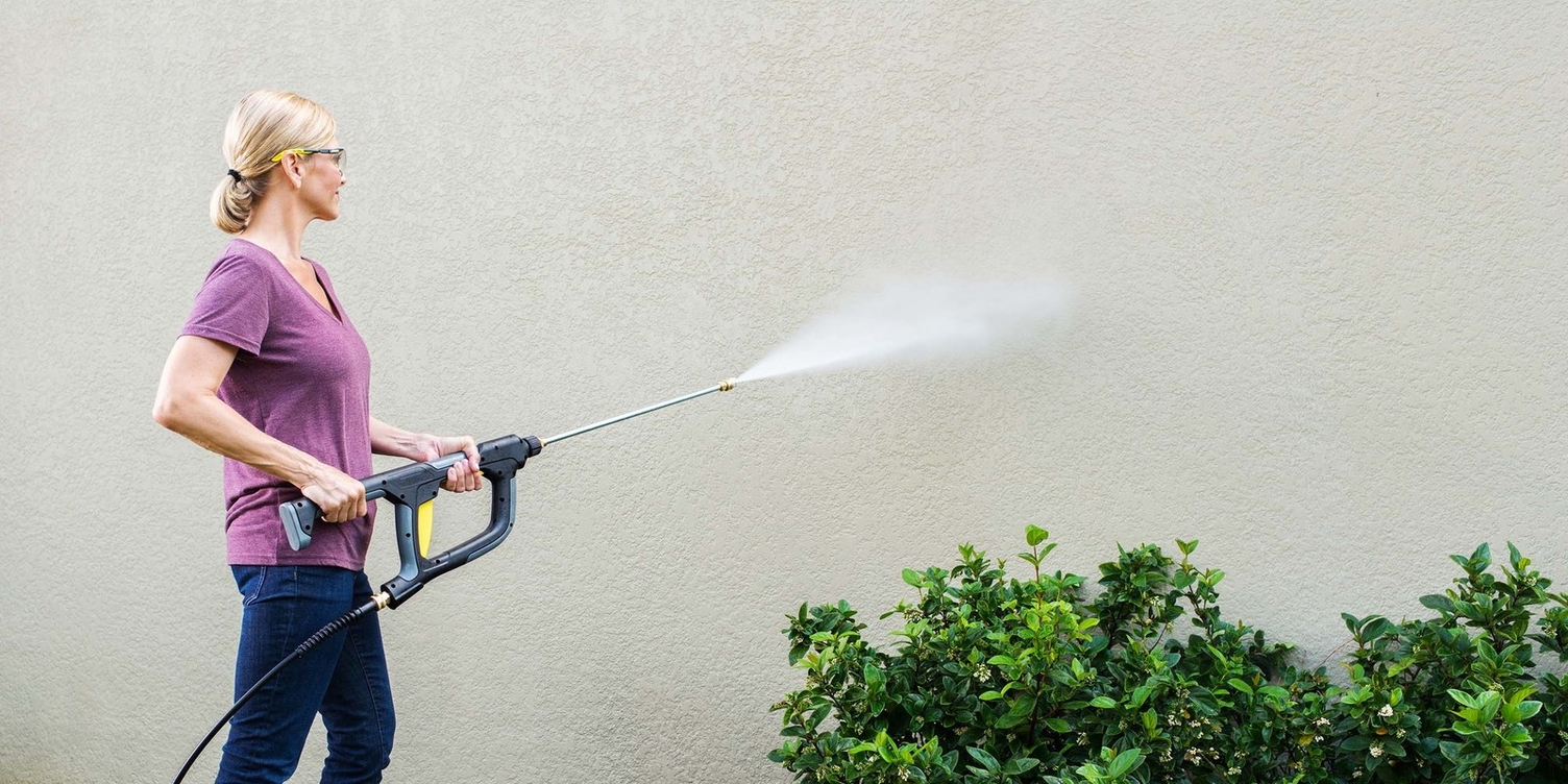 Karcher Gas Pressure Washer With VersaGRIP Cleans Stucco.jpg
