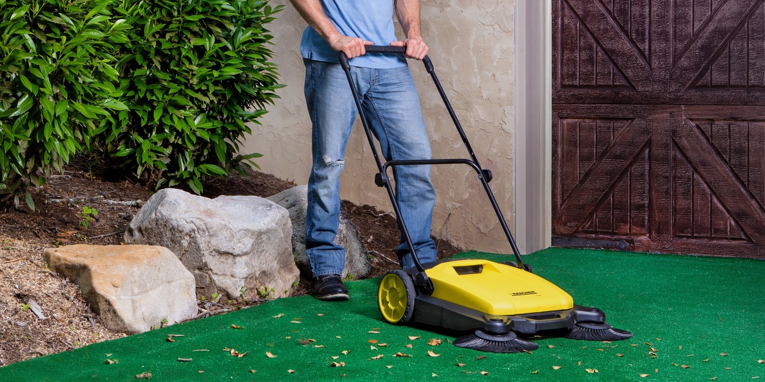 Karcher S650 Push Sweeper Cleans Artificial Grass Turf