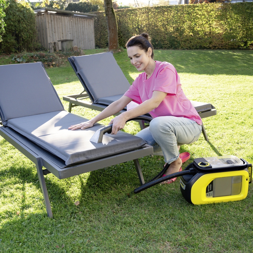 Remove stubborn dirt with Kärcher spray extraction cleaners Remove stubborn dirt with Kärcher spray extraction cleaners