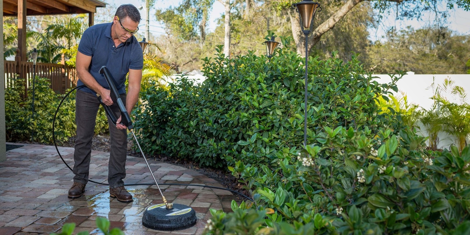 VersaGRIP Trigger Gun Surface Cleaner Cleans Pavers