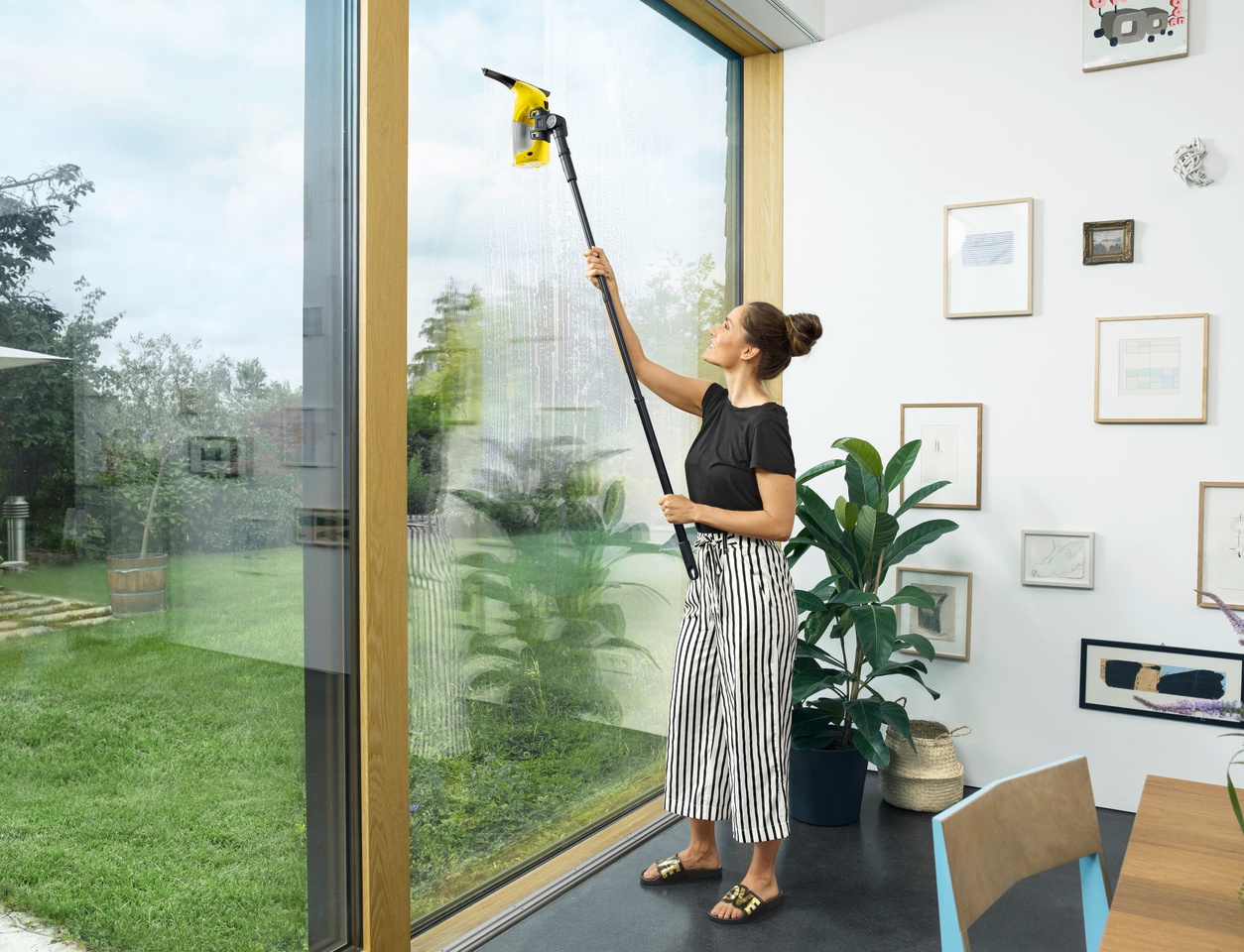 Window Vac Extension Cleans Overhead Window