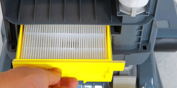 A filter system on a Kärcher vacuum.