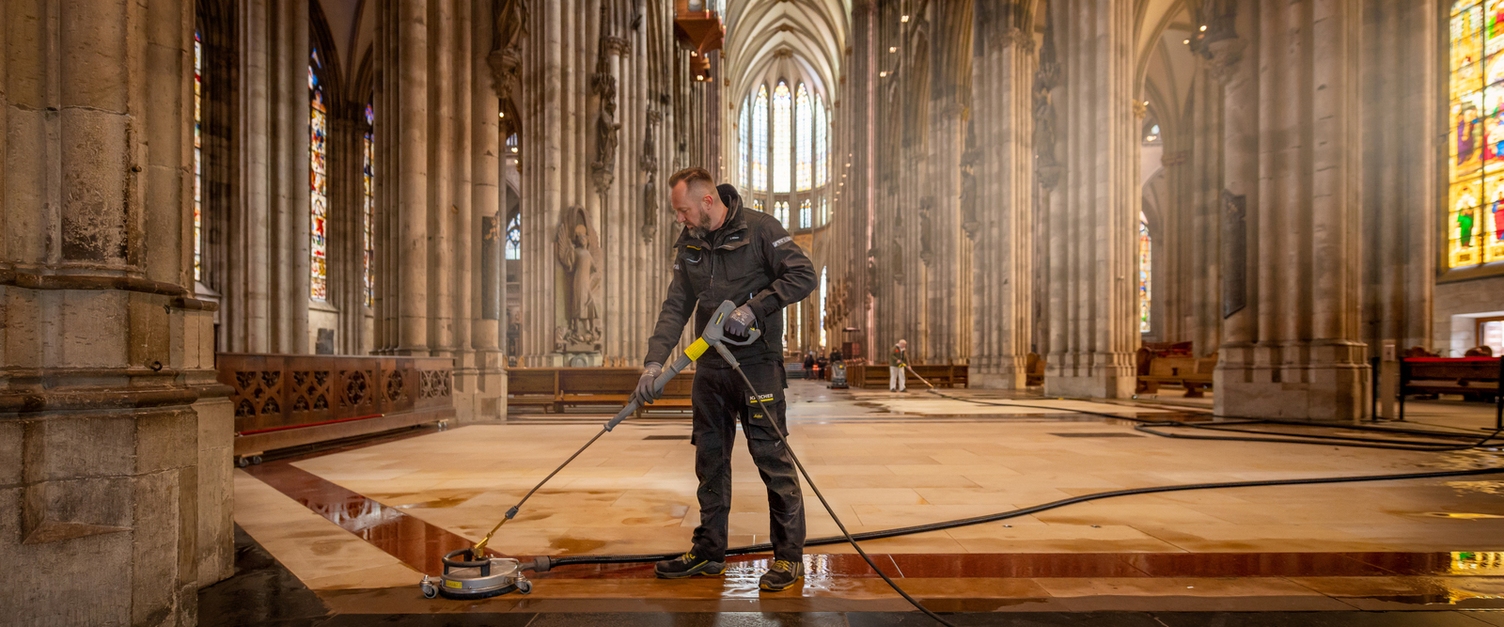 Kärcher làm sạch sâu và bảo dưỡng nhà thờ Cologne