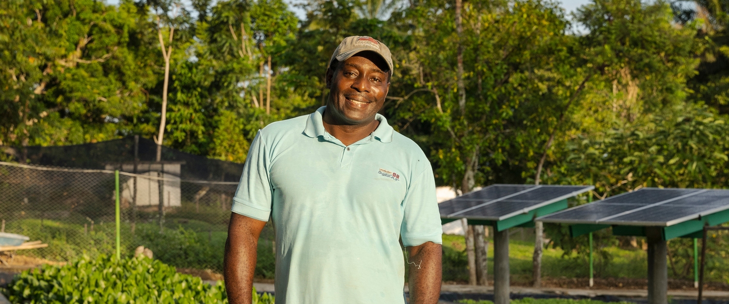 Instead of chemicals, the solar-powered, 1,600-square-meter facility uses plants to treat the wastewater. The picture shows Alfredo Palacios in front of the green filter system. Instead of chemicals, the solar-powered, 1,600-square-meter facility uses plants to treat the wastewater