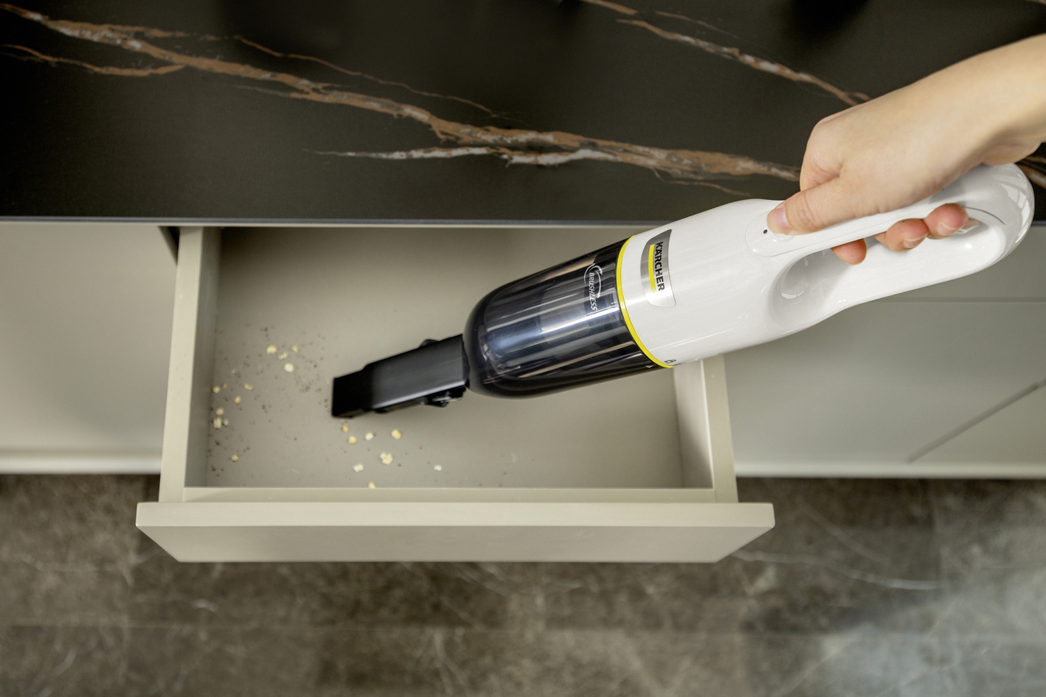 Máy hút bụi mịn VCH 2 chạy bằng pin với thiết kế nhỏ gọn