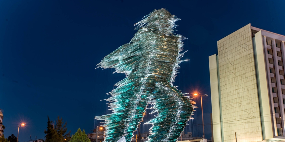 Kärcher cleaned the Dromeas glass sculpture in Athens, Greece