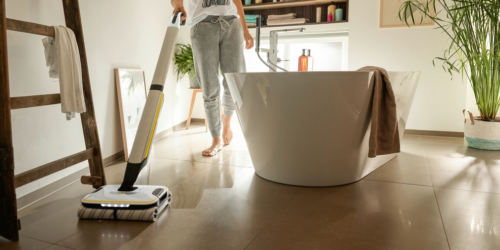 Làm sạch sàn nhà bằng gạch Làm sạch sàn nhà bằng gạch