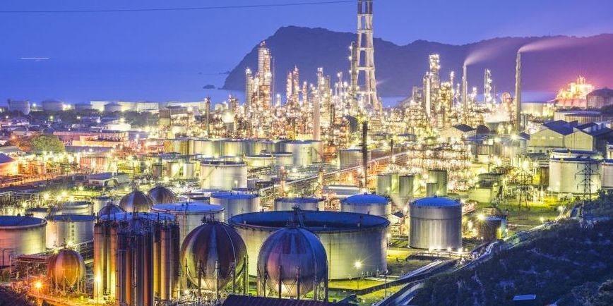 GAS AND OIL WOMA